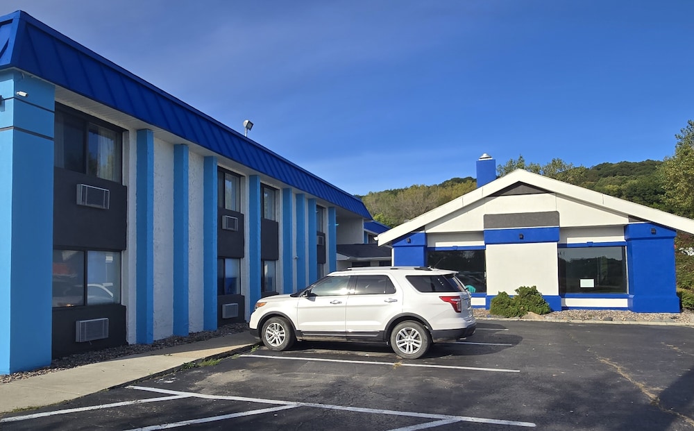 Days Inn by Wyndham Portage Cascade Mountain area - photo 87