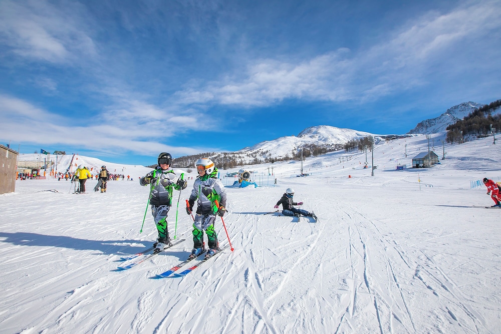 Grange Hike & Ski 30D Sestriere — hotel in Sauze Di Cesana