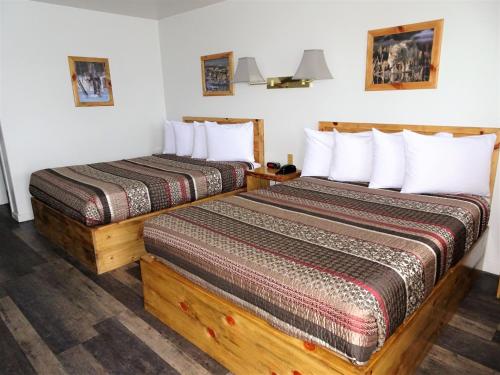 Eagle's Nest Motel - photo 13