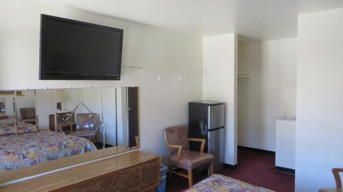 Eagle Rock Motel - photo 21