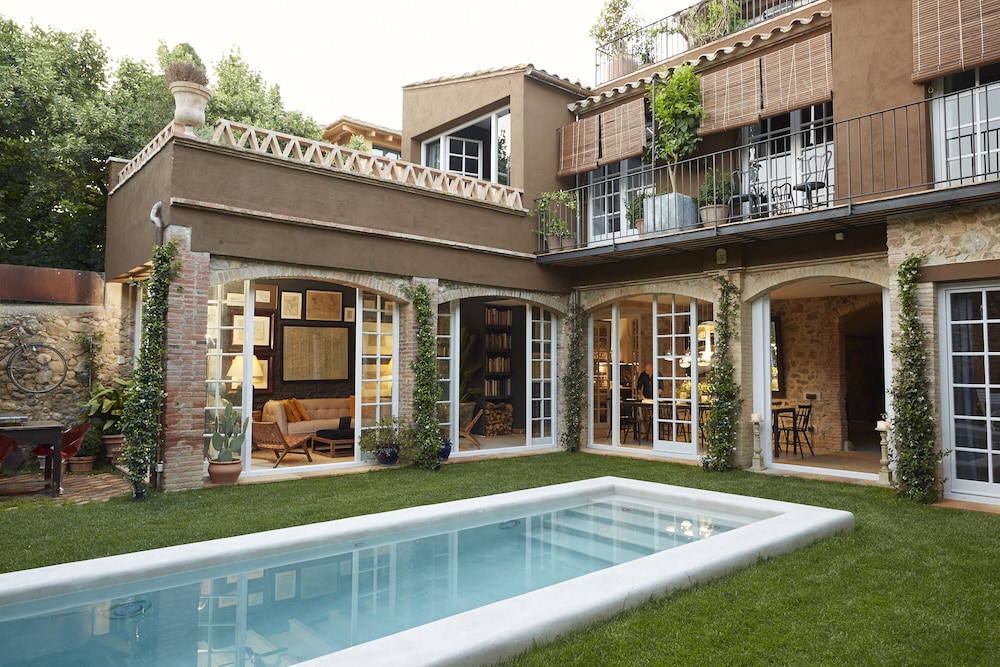 Llimona Suites Adults Only — Corca