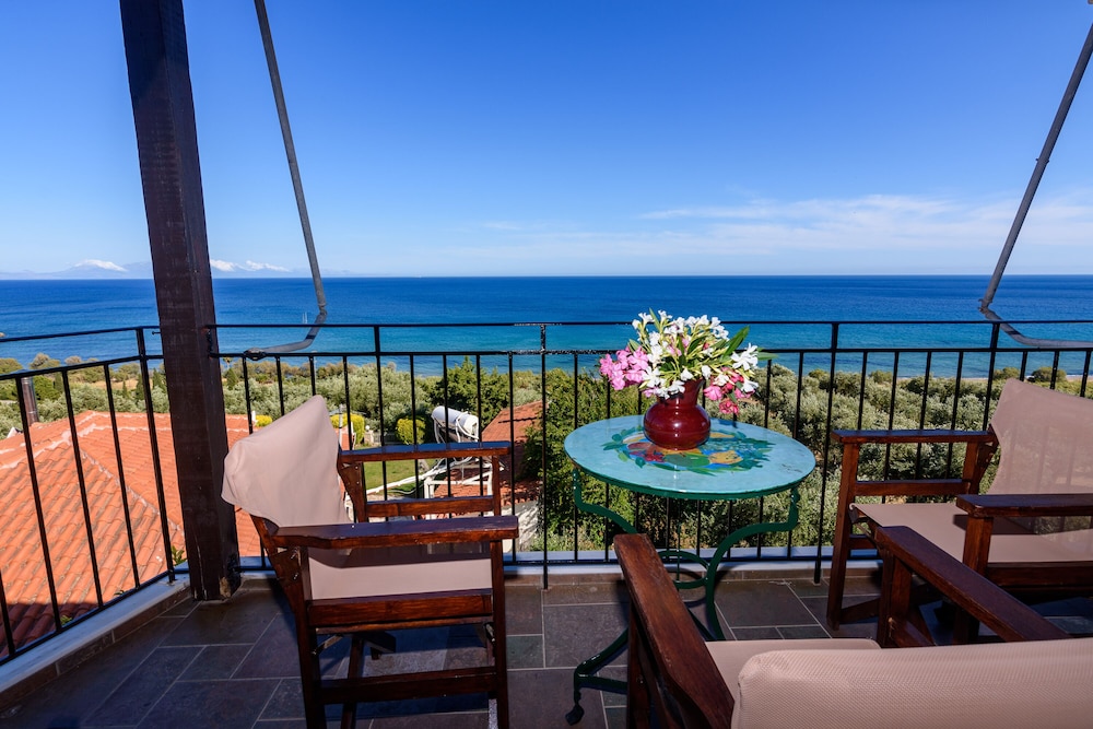Eros Home Panoramic Sea View Perfect location — 4-Star Luxury Hotel in Koroni, Greece