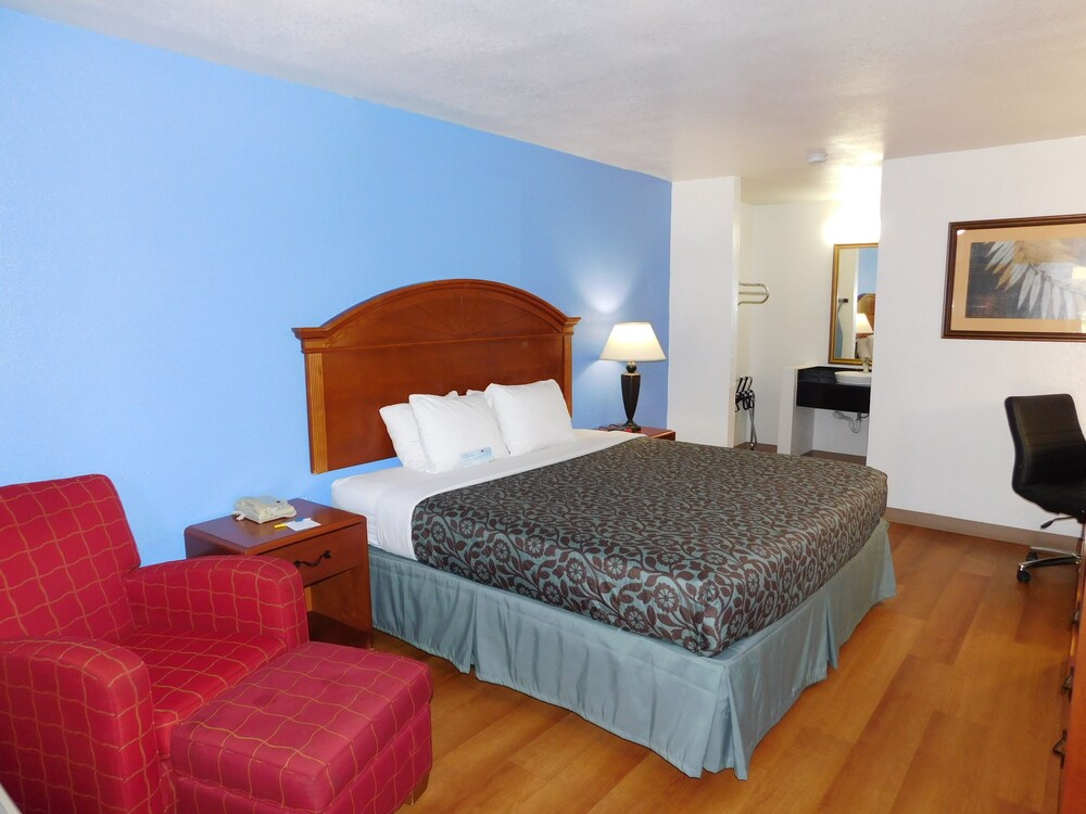 Days Inn By Wyndham Oklahoma City Nw Expressway - photo 17