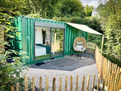 Nuit insolite Conteneur Tropical in Bouillon, Belgium