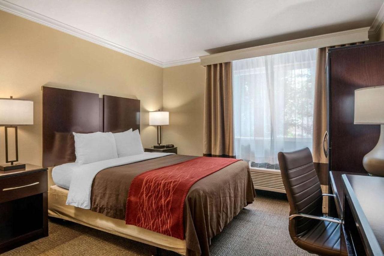 Comfort Inn Columbia Gorge - photo 17