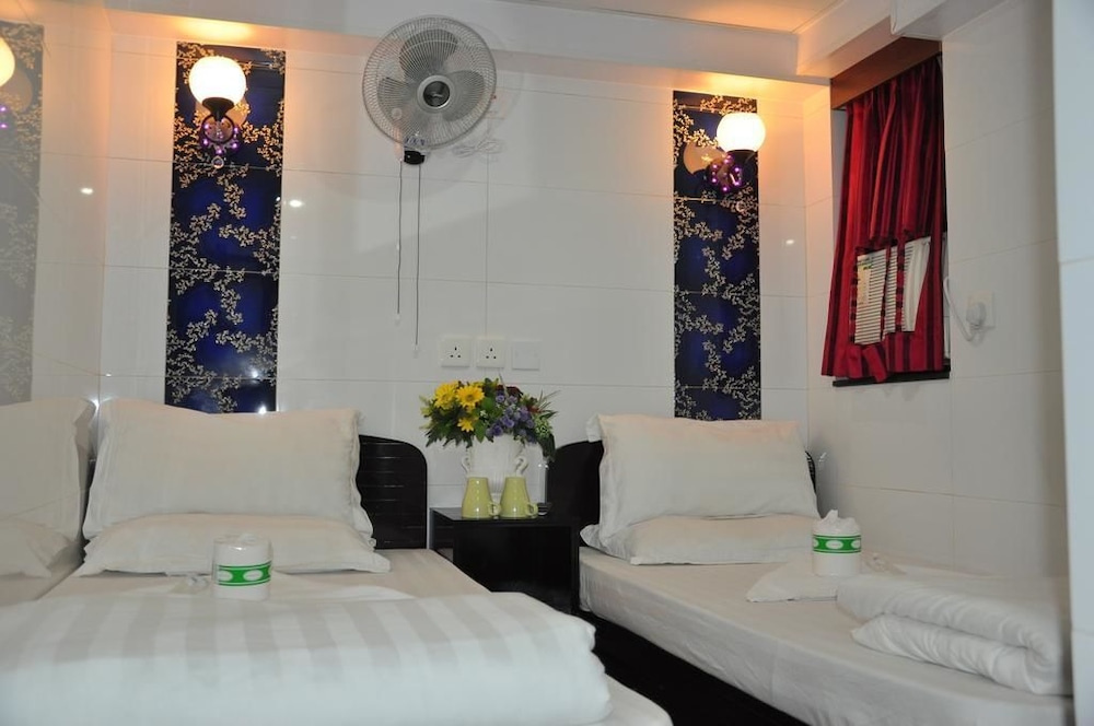 Premium Lounge — Kowloon — photo 2