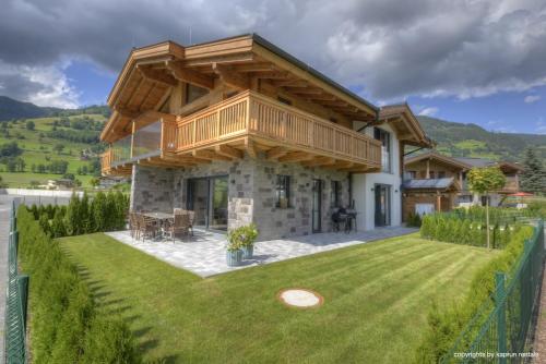 Deer & Dear Luxury Chalet — 4-Star Luxury Hotel in Piesendorf, Austria
