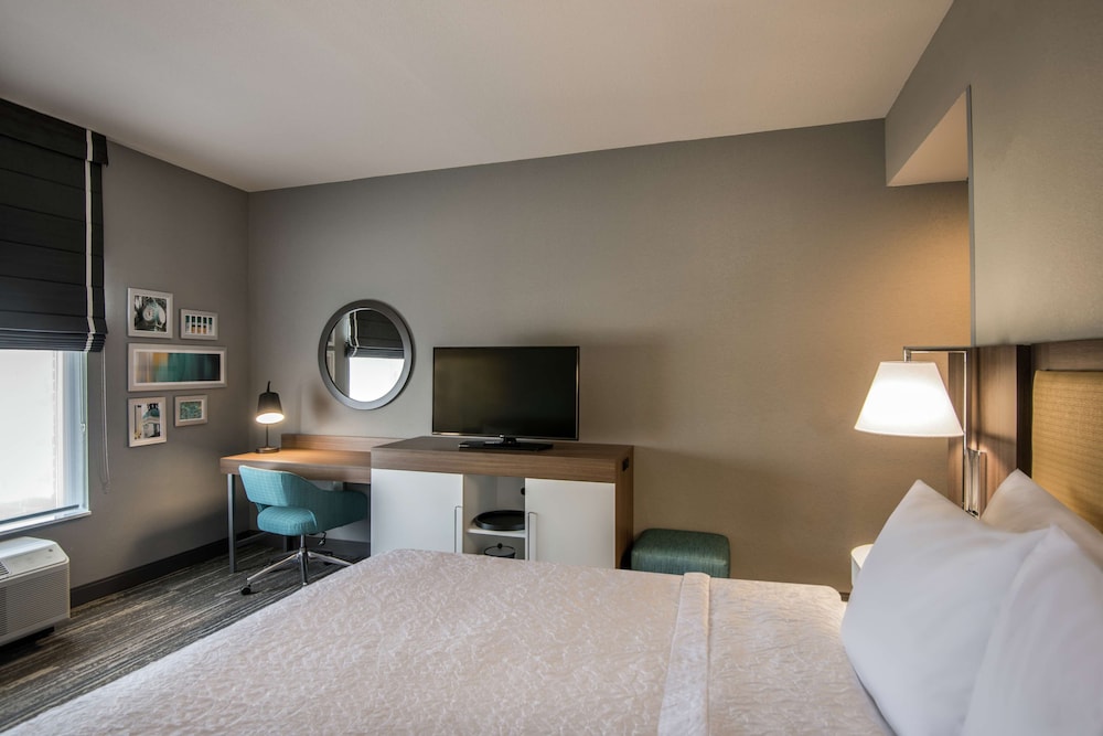 Hampton Inn & Suites Tallahassee Capitol University - photo 18