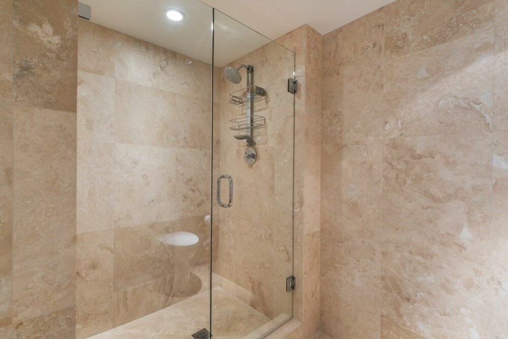 5 Star Hotel 1 1 Direct Ocean Unit 944 1 Bedroom Condo - photo 20