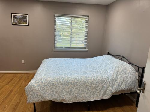 Near To Ccbc Essex Room 201 — hotel in Parkville