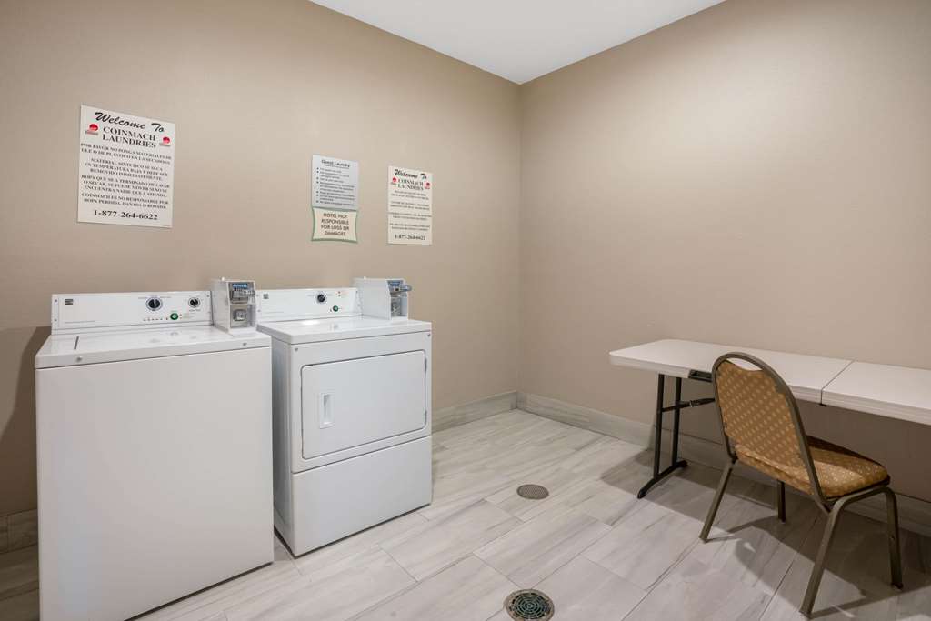 La Quinta Inn & Suites by Wyndham Houston Magnolia - photo 28
