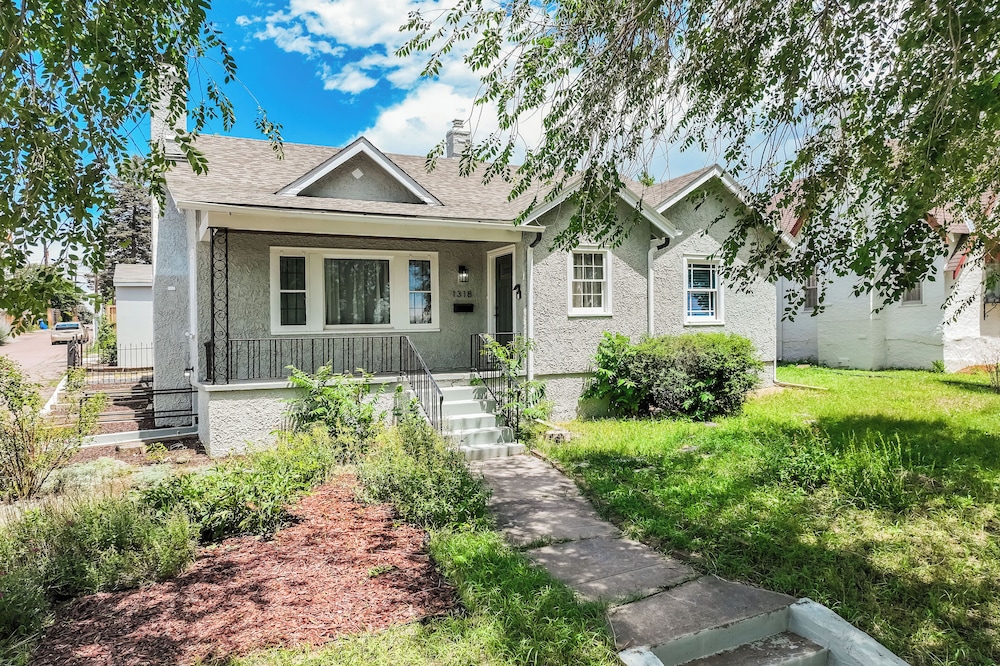 1318 E Pikes Peak in Colorado Springs, United States