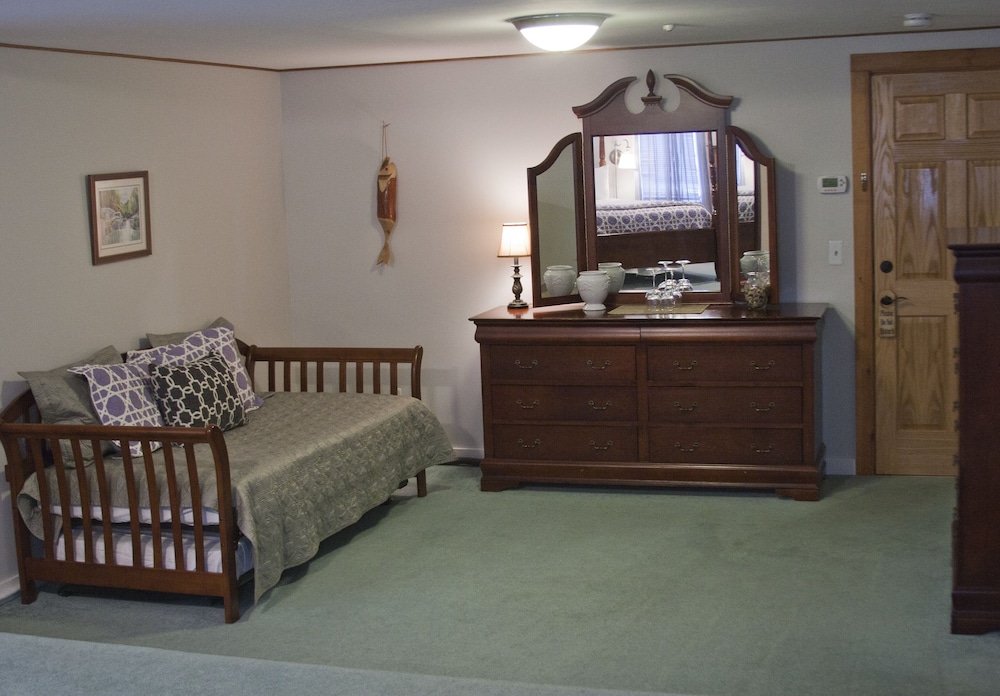 The Vermont Inn - photo 27