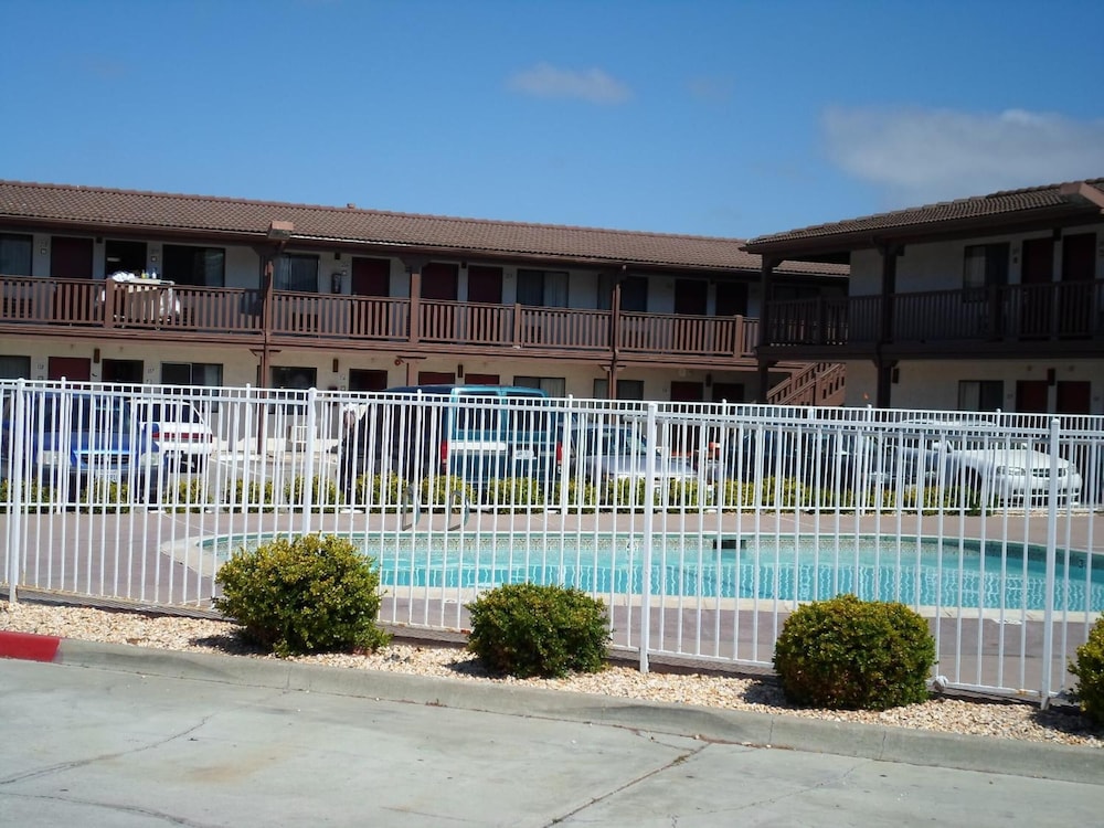 E Z 8 Motel Newark - photo 15
