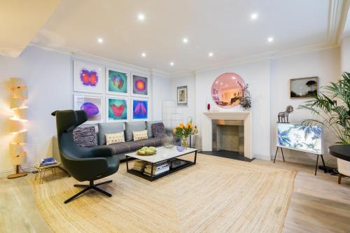 Knightsbridge Holiday Apartment — 5-Star Luxury Hotel in London, United Kingdom
