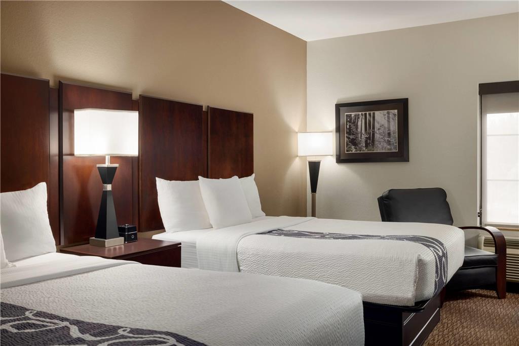 La Quinta Inn & Suites by Wyndham Memphis Wolfchase - photo 25