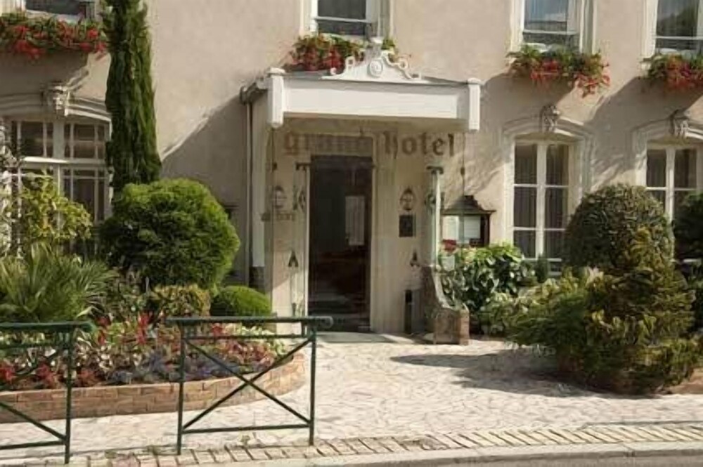 Grand Hôtel de Solesmes pet-friendly hotel Solesmes