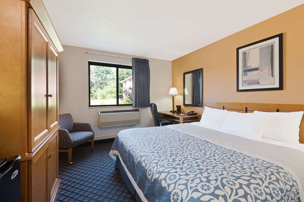 Days Inn by Wyndham Brunswick Bath Area - photo 17