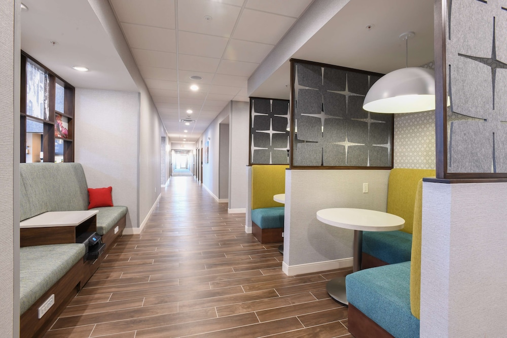 Hampton Inn & Suites Cincinnati Liberty Township - photo 56