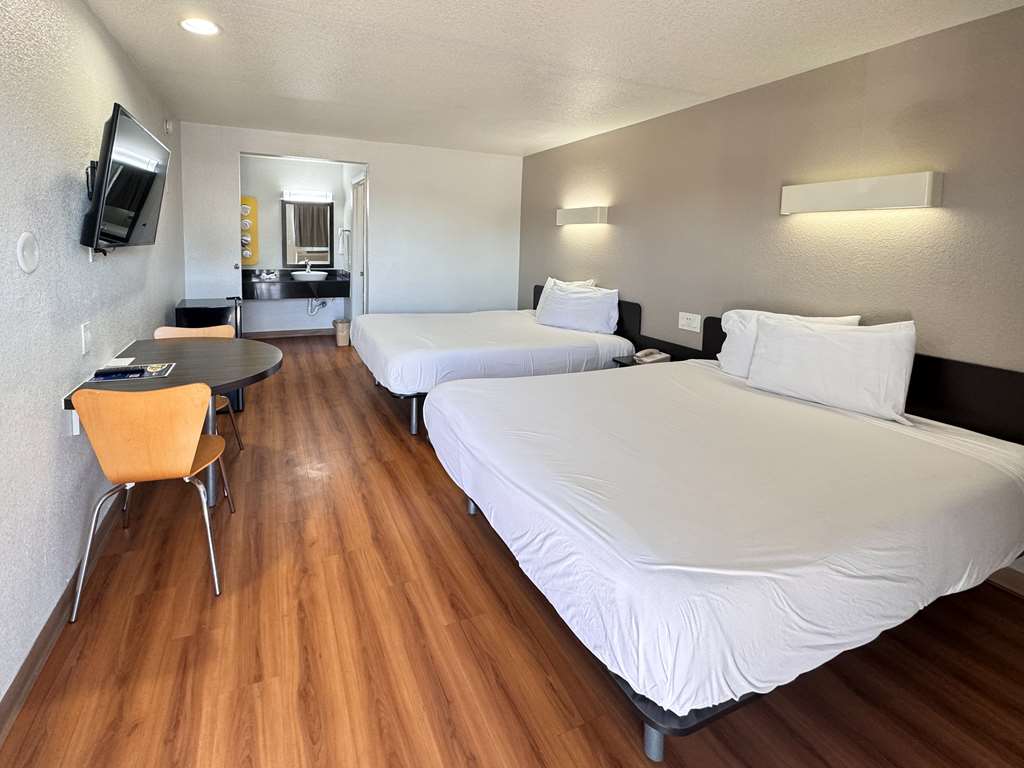 Motel 6 Ontario Airport - photo 19