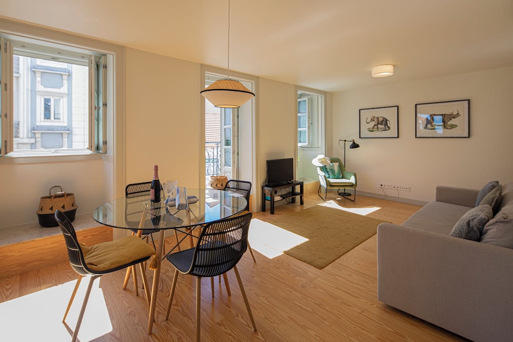 Trendy Studio in Graça's Heart by LovelyStay — 4-Star Luxury Hotel in Lisbon, Portugal