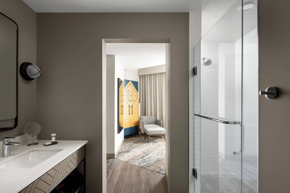 Luminary Hotel & Co. Autograph Hotels - photo 39