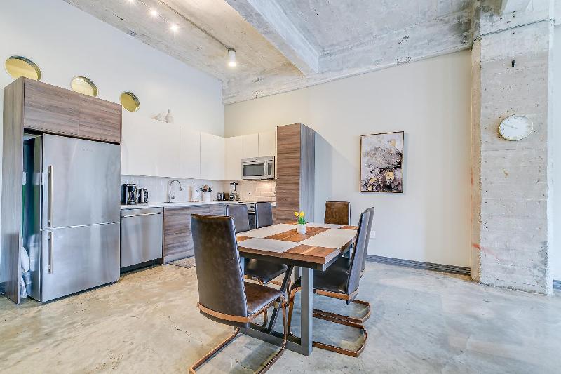 Luxury Downtown Dallas Stay by Amyfinehouse - photo 235