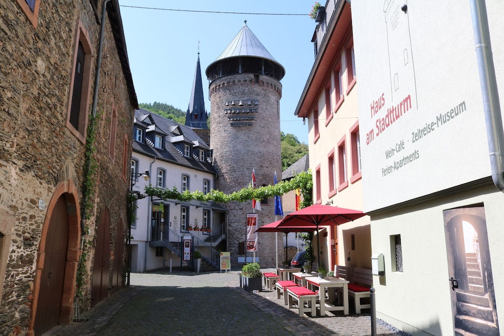 Haus am Stadtturm — 4-Star Luxury Hotel in Traben-Trarbach, Germany