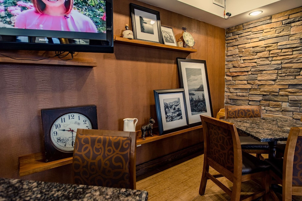 Hampton Inn Caryville I 75 Cove Lake State Park - photo 7