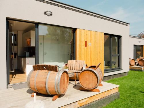 Ipsmiller Appartements — 4-Star Luxury Hotel in Schrattenberg, Austria
