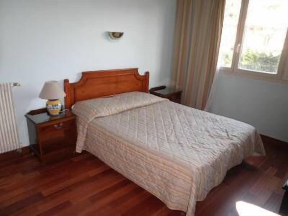 France Ho Tel in Villejuif, France