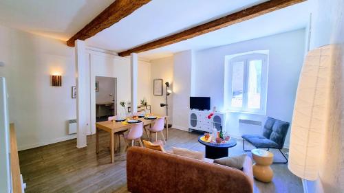 Le Portes a Cote Des Halles Entierement Renove in Sete, France