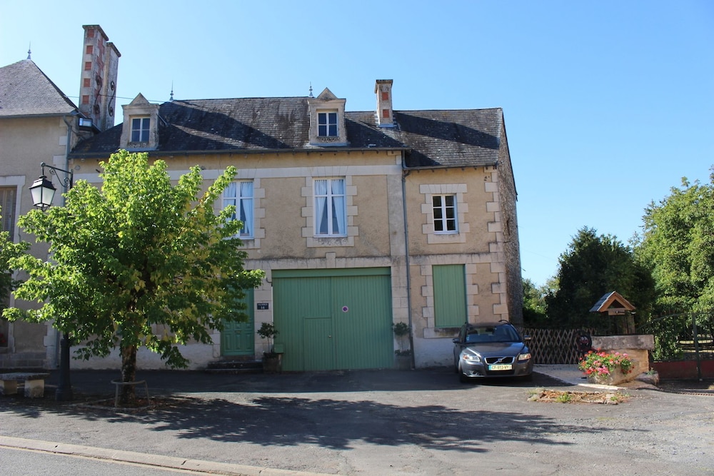 Number 14 - last minute hotel in Chaunay