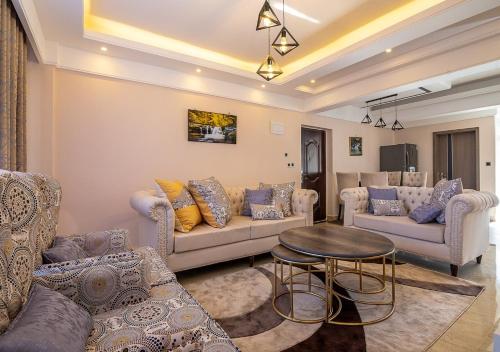 Luxurious 3 Bed 4 Bath Condo — 4-Star Luxury Hotel in Nairobi, Kenya