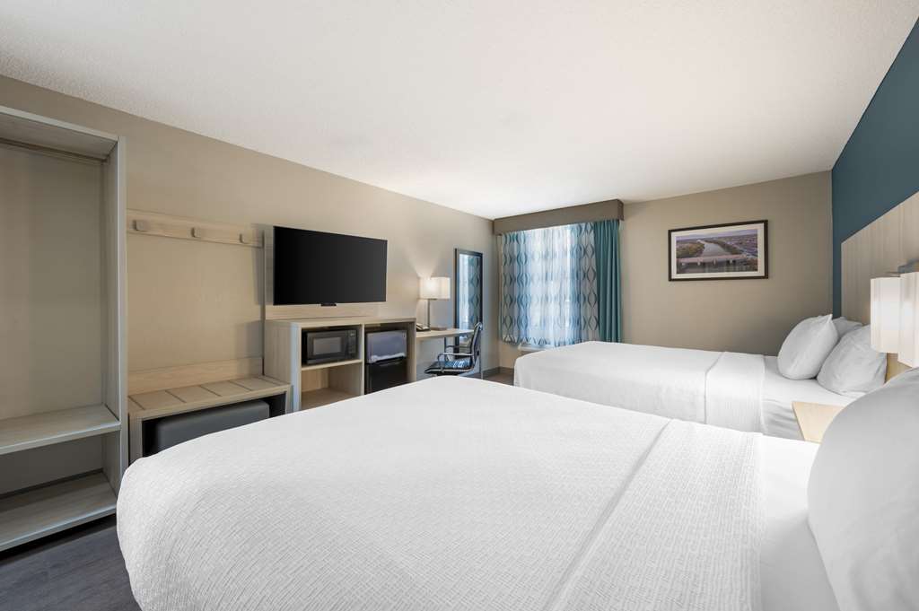 Best Western Plus Lafayette Hotel University Area - photo 24