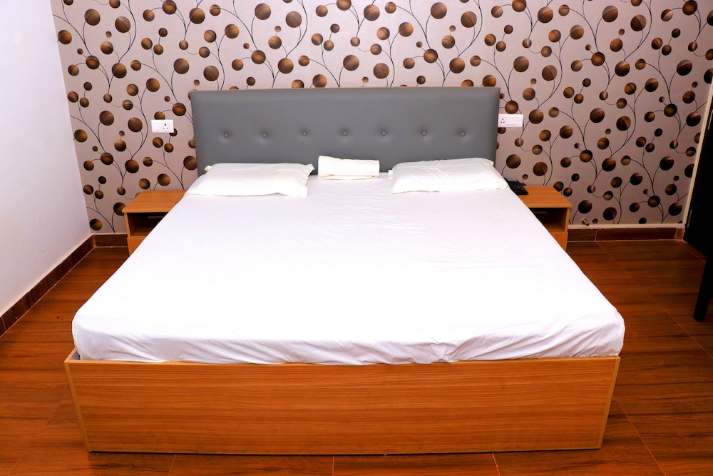 Surya Hotel — Balrampur — photo 4