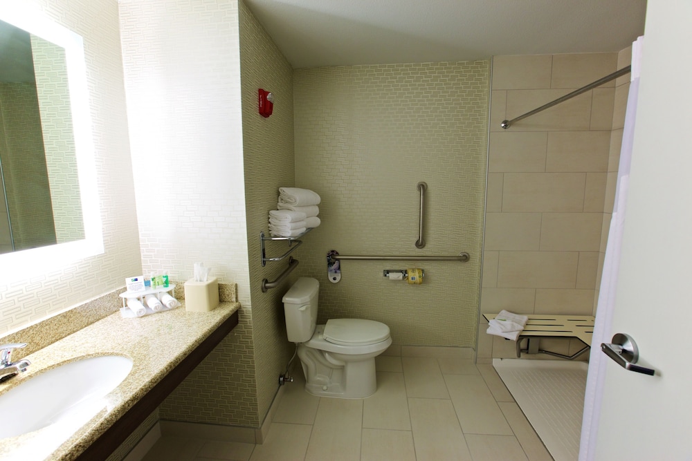 Holiday Inn Express Fargo West Acres by IHG - photo 5