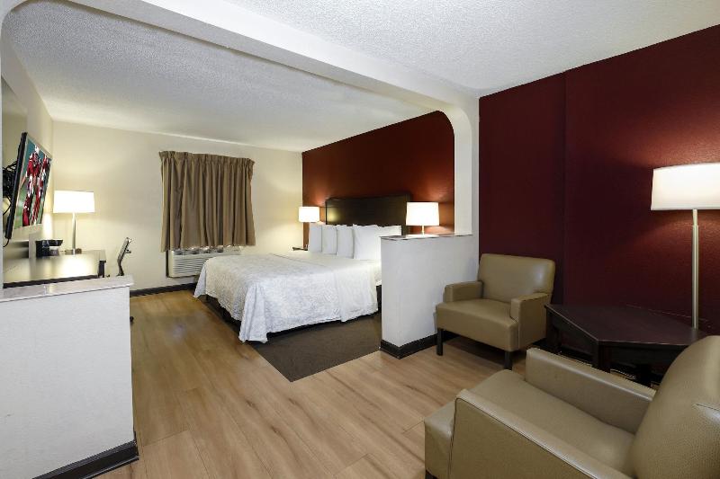 Red Roof Inn PLUS & Suites Opelika - photo 31