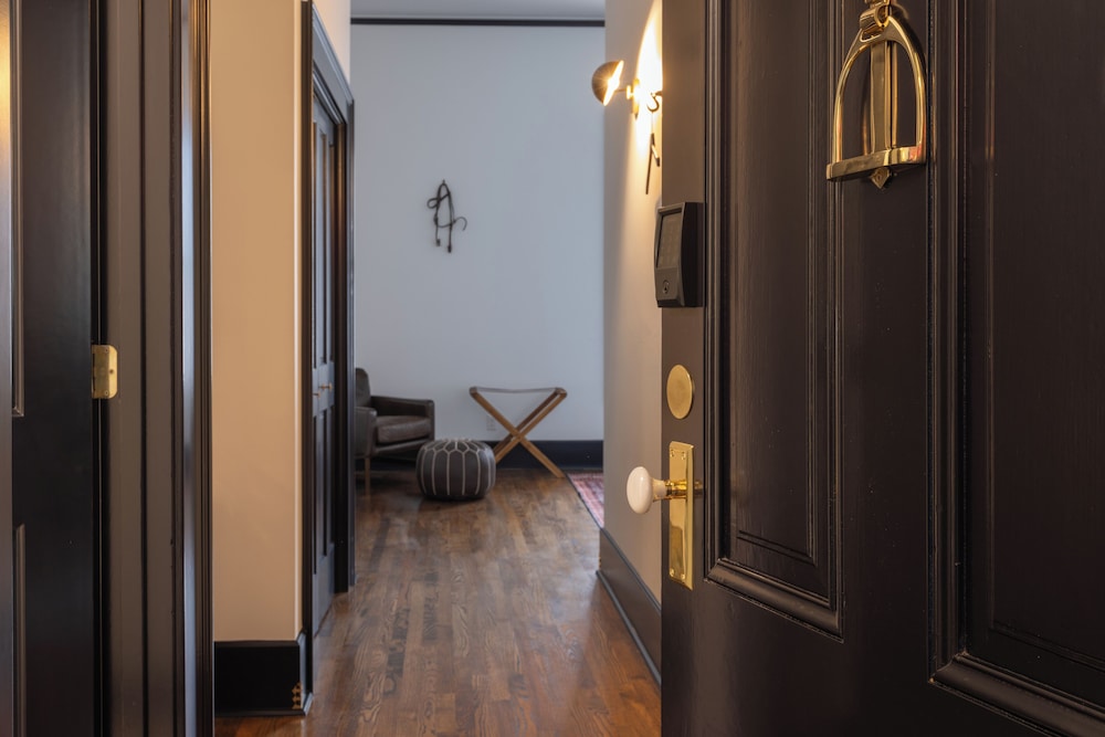 Hotel Hardware - photo 9
