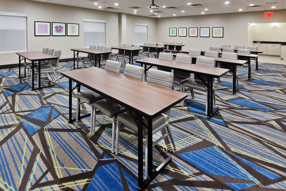 Holiday Inn Express & Suites Rome East by IHG - photo 46