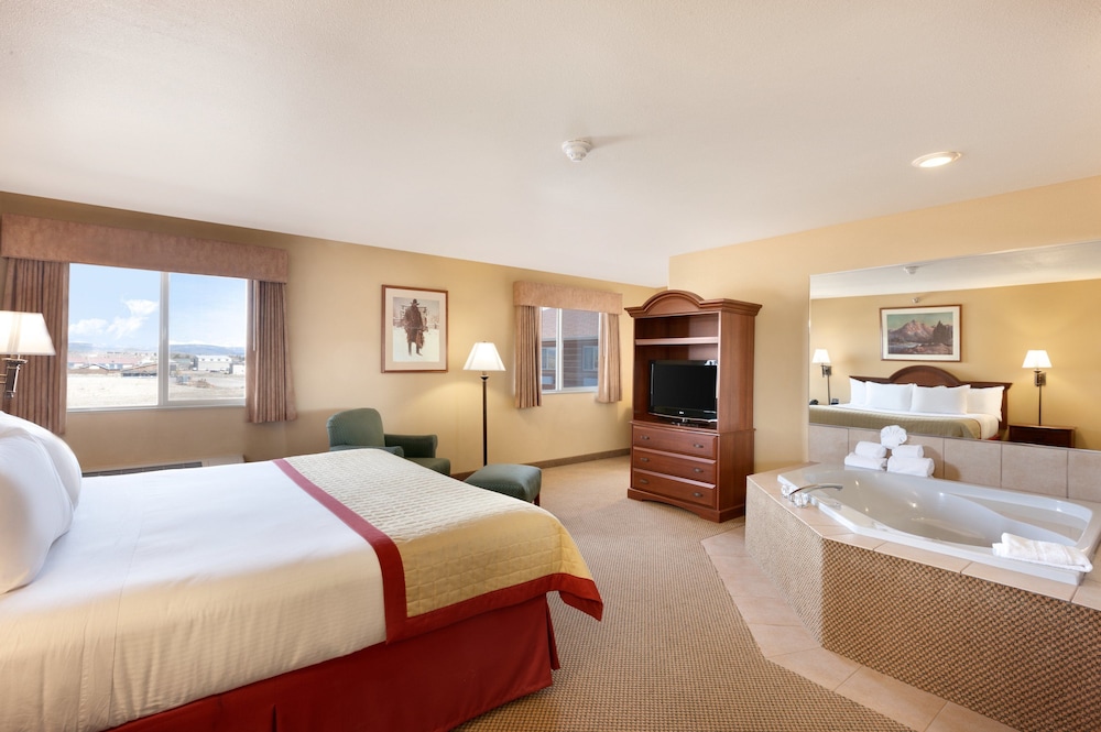 Baymont by Wyndham Pinedale - photo 8