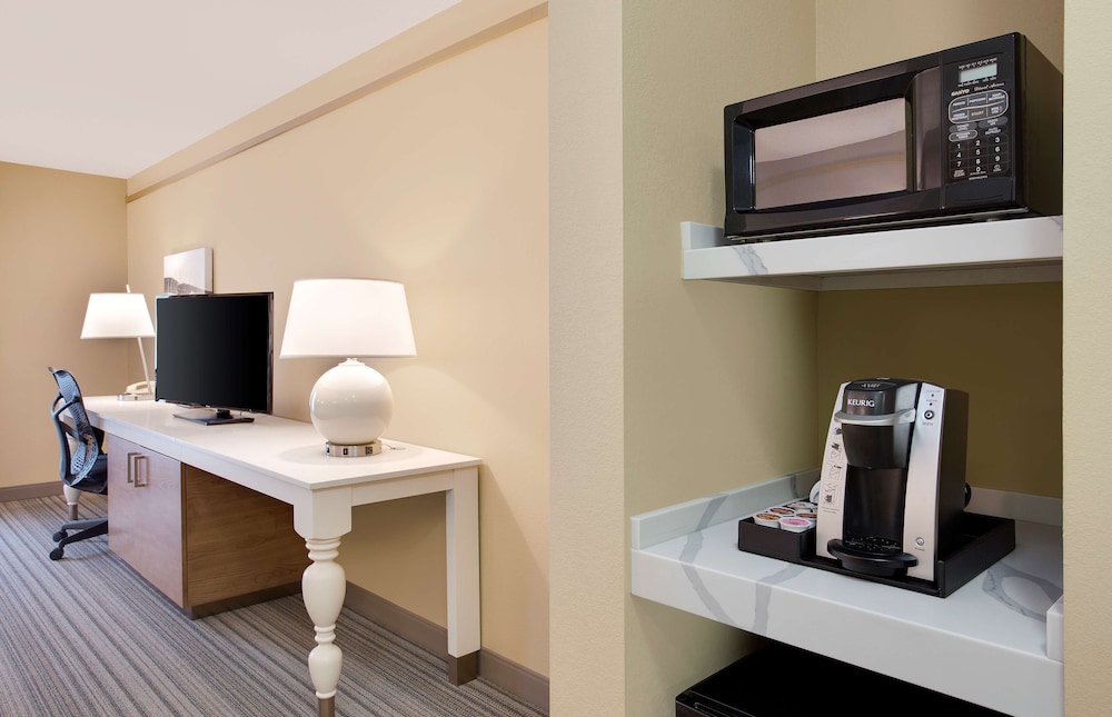 Hilton Garden Inn Saratoga Springs - photo 10