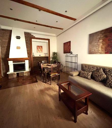 Rustic apartman in the Jewish Quarter — 4-Star Luxury Hotel in Budapest, Hungary