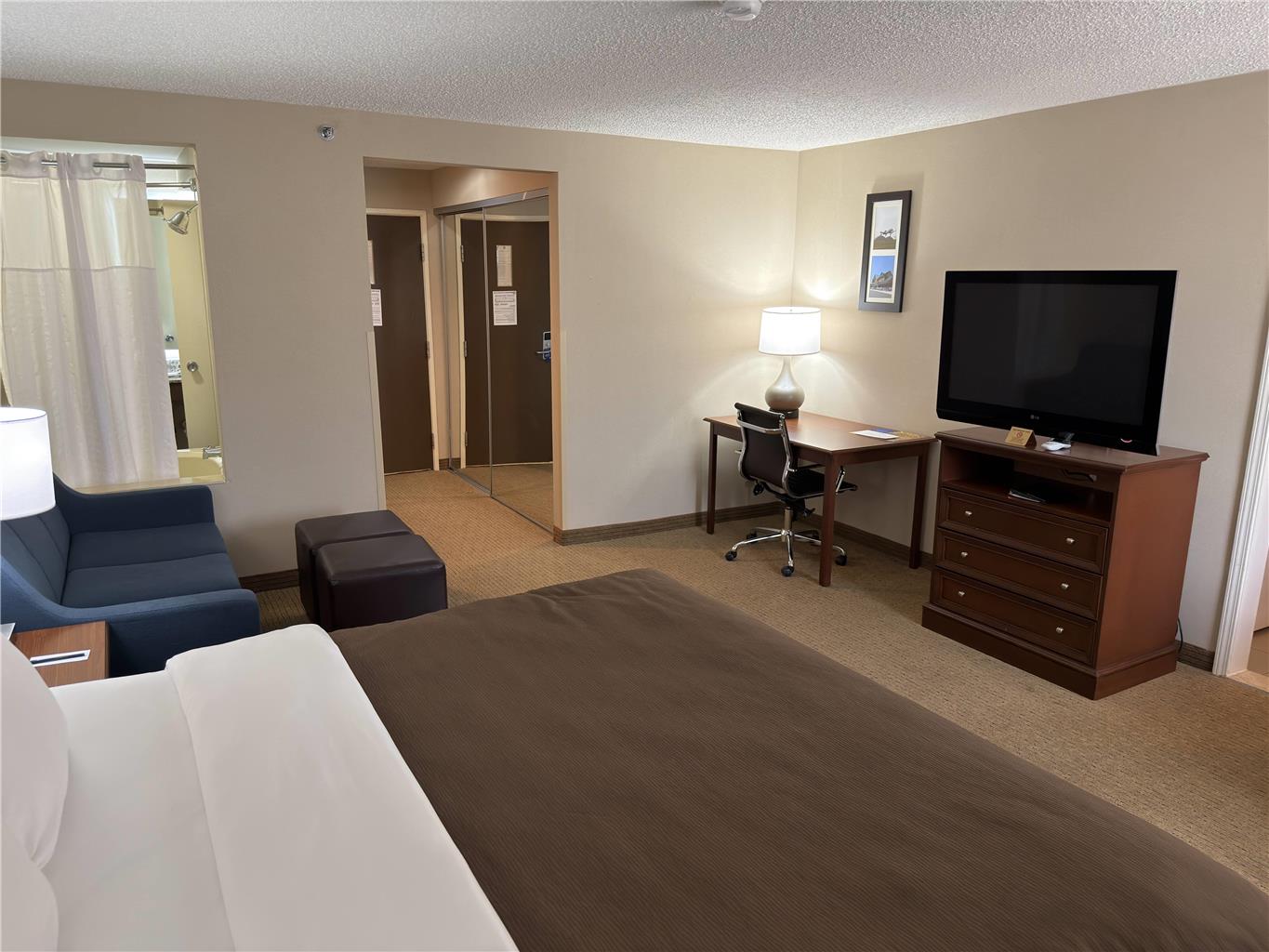 Wingate by Wyndham Utica - photo 19