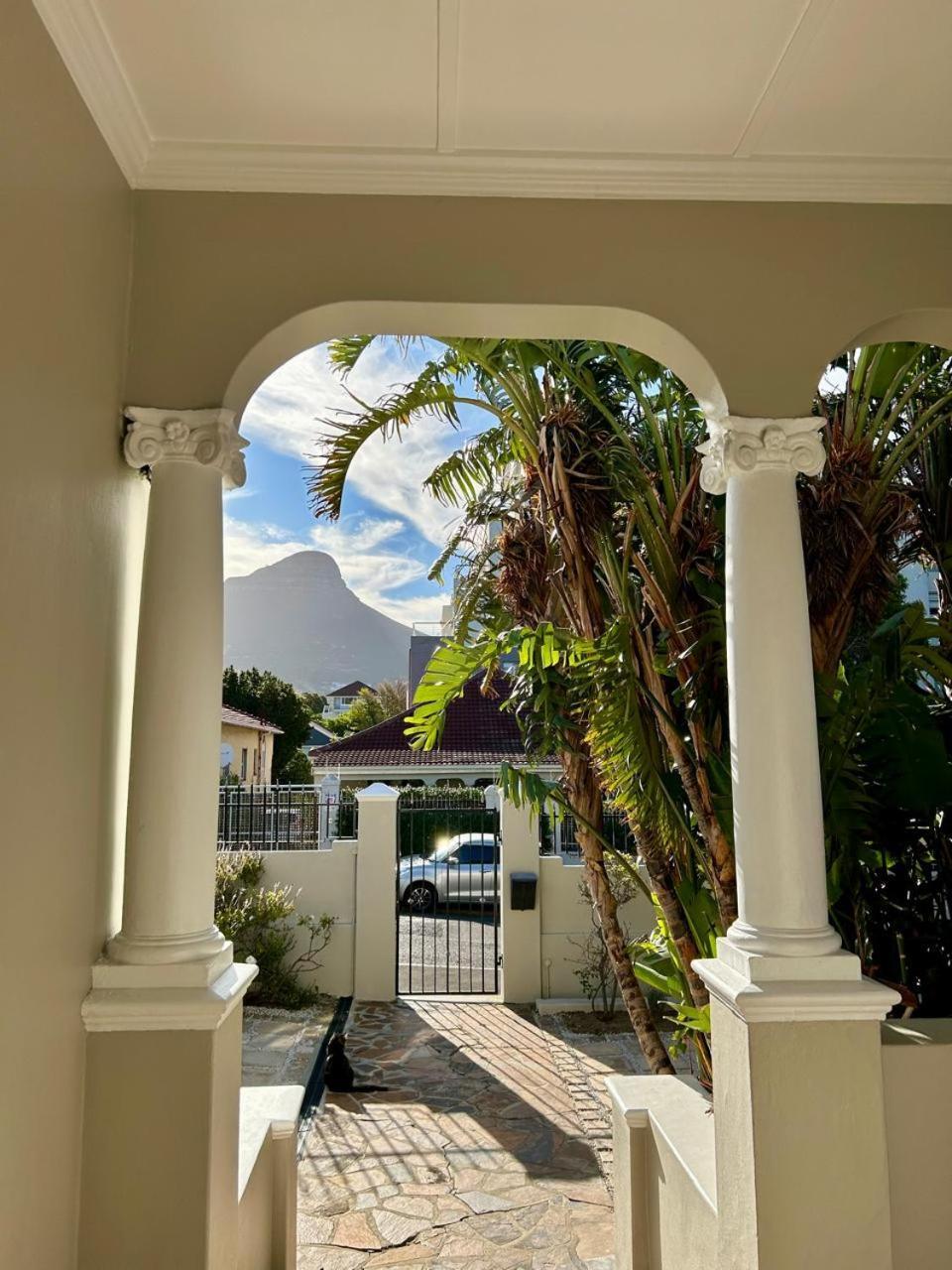 Lions View Cottage — 4-Star Luxury Hotel in Cape Town, South Africa