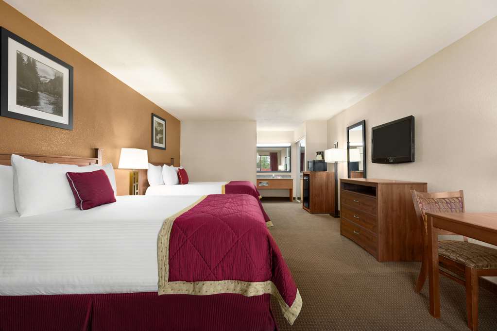 Baymont by Wyndham Cortez - photo 5