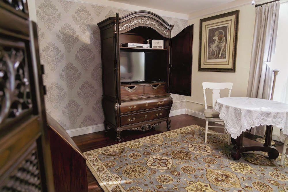 Weaverville Hotel - photo 47