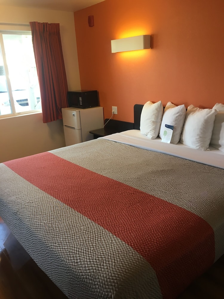 Motel 6 Bremerton WA - photo 5