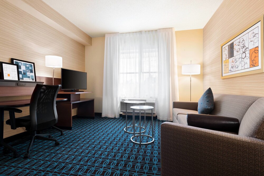 Fairfield Inn & Suites by Marriott Charlottesville Downtown University Area - photo 8