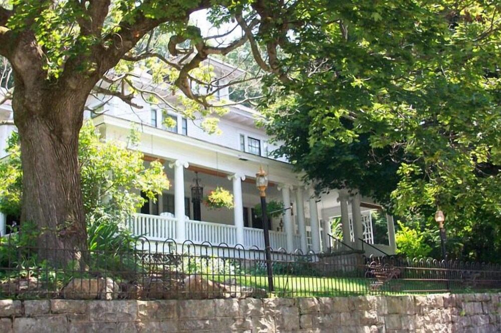 Bluefield Inn - photo 23